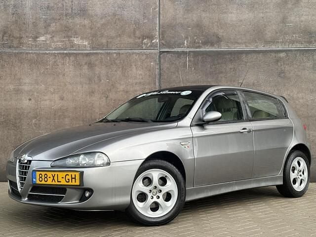 Grijs Occasion 2007 Alfa Romeo 147 Business Hatchback | € 1.749 (Eerlijke prijs) - Afbeelding 1/4