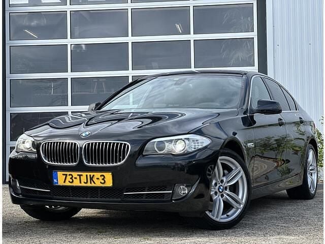 Zwart, metallic lak Gebruikt 2012 BMW 528 Executive Sedan | € 9.950 (Super prijs) - Afbeelding 1/4