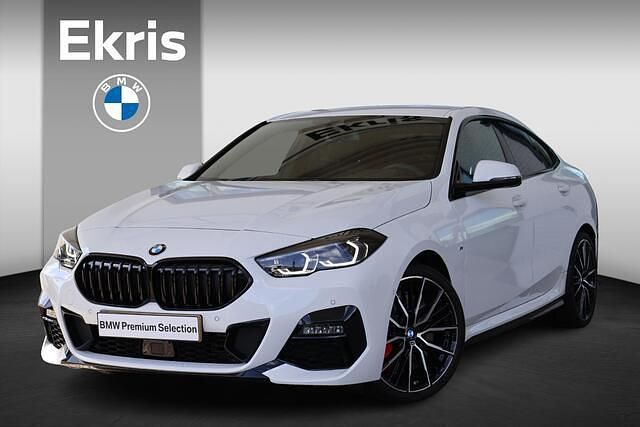 Wit Nieuw 2025 BMW 218 Executive Coupé | € 49.900 - Afbeelding 1/4