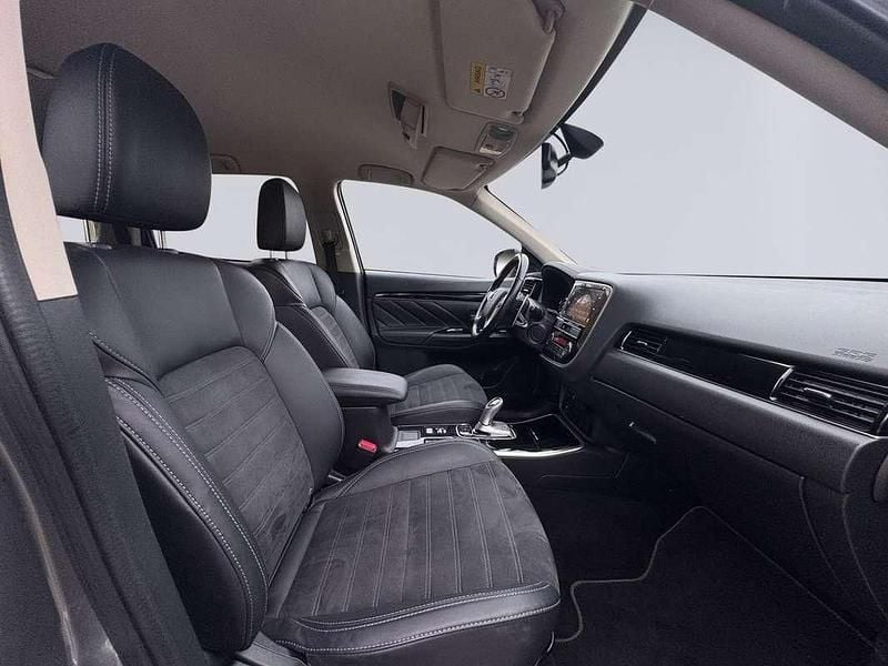 Occasion Mitsubishi Outlander P-HEV 135 PK (99 kW) 2019 Grijs SUV
