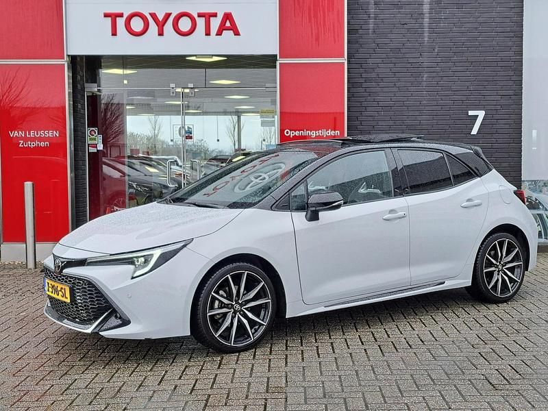Occasion Toyota Corolla Hybrid Sport 140 PK (102 kW) 2024 Grijs Hatchback