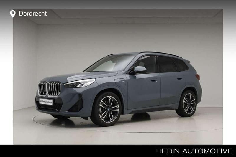 Cape york grun (groen metallic) Gebruikt 2023 BMW X1 Shadowline SUV | € 46.895 (Eerlijke prijs) - Afbeelding 1/4