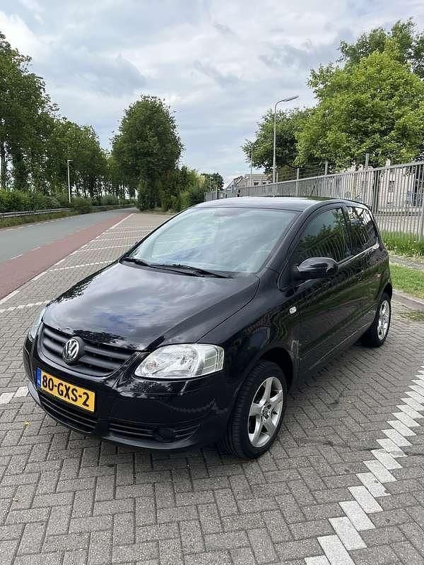 Zwart Gebruikt 2008 VW Fox Trendline Hatchback | € 3.250 (Duur) - Afbeelding 1/4
