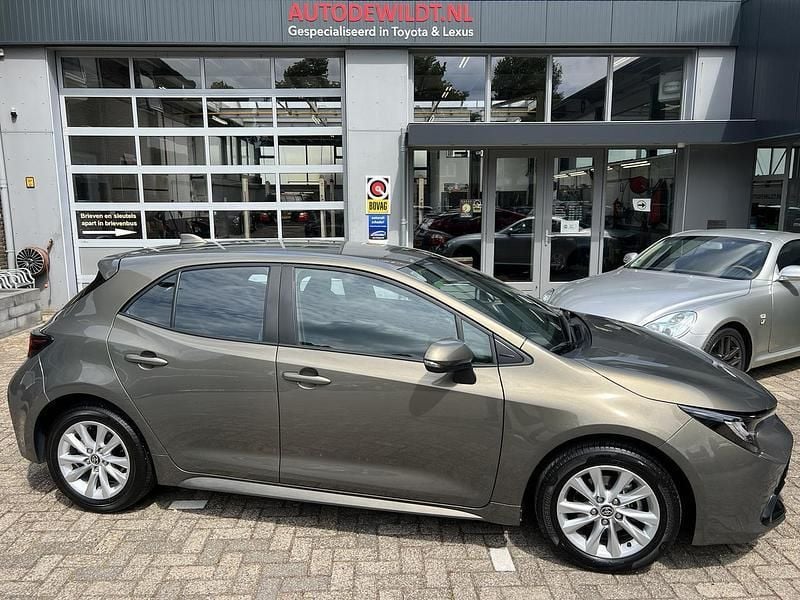 Groen Gebruikt 2024 Toyota Corolla Active Hatchback | € 28.950 (Iets duurder) - Afbeelding 1/4