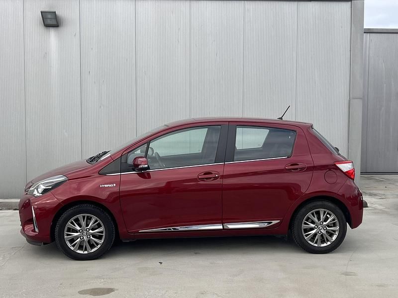 Occasion Toyota Yaris Executive 101 PK (74 kW) 2018 Rood Hatchback
