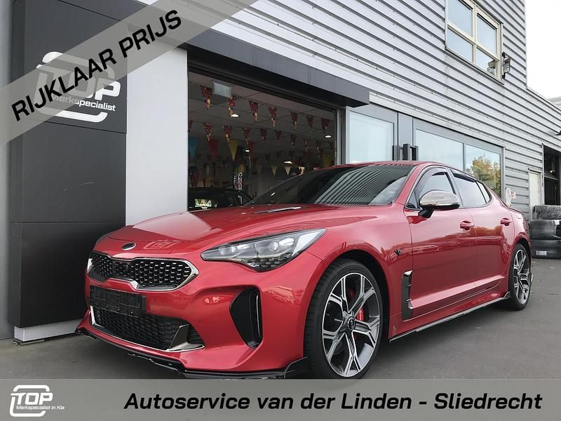 Rood Gebruikt 2017 Kia Stinger Hatchback | € 41.250 - Afbeelding 1/4