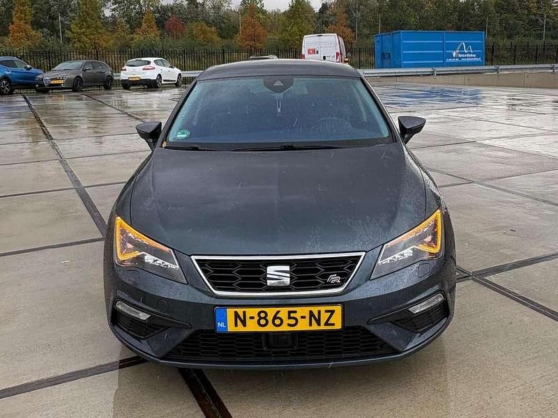 Occasion Seat Leon FR 150 PK (110 kW) 2019 Grijs Hatchback