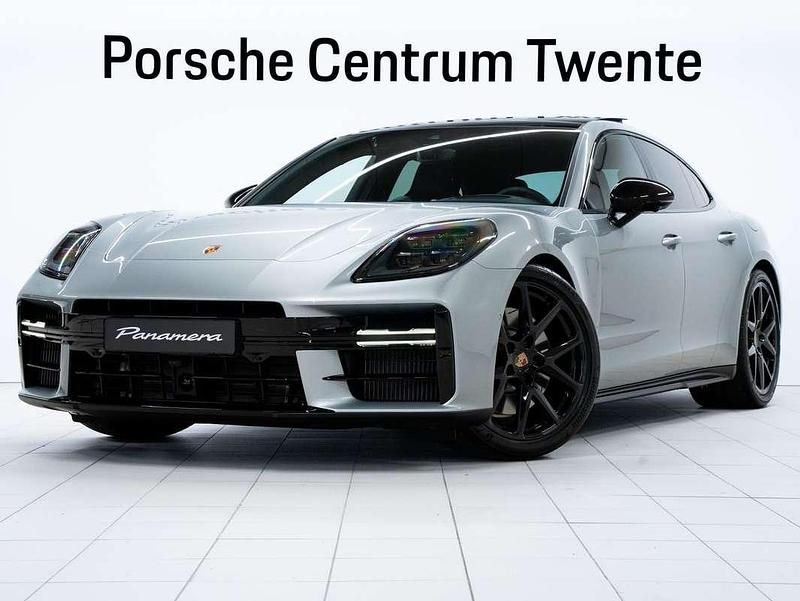 Zilver Nieuw 2025 Porsche Panamera 4 Sedan | € 182.900 (Iets duurder) - Afbeelding 1/4