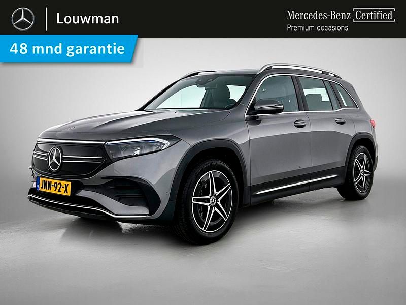 Berggrijs metaalkleur metallic Occasion 2023 Mercedes EQB300 AMG line SUV | € 37.945 (Eerlijke prijs) - Afbeelding 1/4