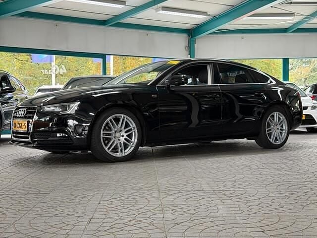 Zwart Gebruikt 2012 Audi A5 Sportback Proline Hatchback | € 8.845 (Goede deal) - Afbeelding 1/4