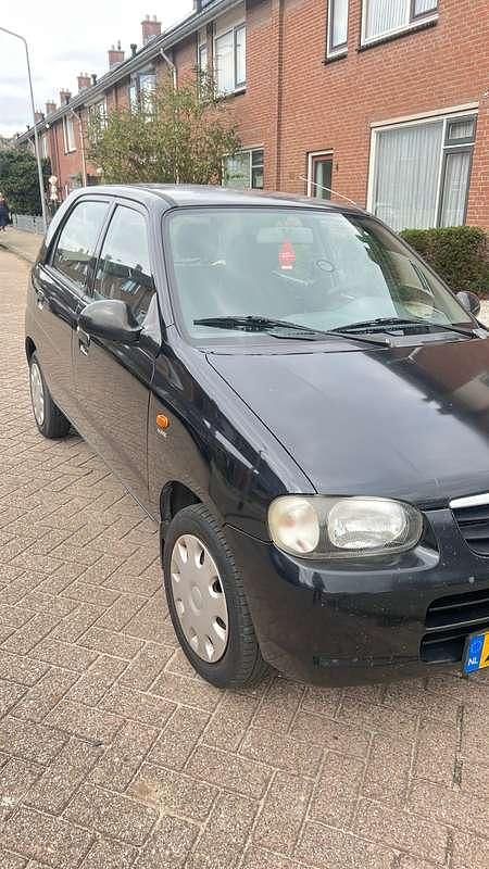 Zwart Gebruikt 2005 Suzuki Alto GL Hatchback | € 800 (Eerlijke prijs) - Afbeelding 1/4
