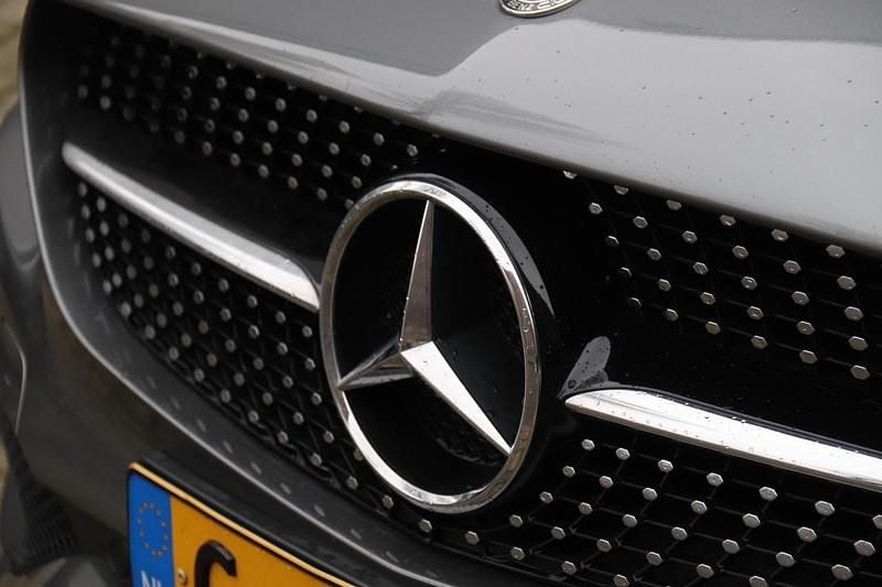 Occasion Mercedes CLA180 Shooting Brake Business 136 PK (100 kW) 2020 Grijs Stationwagen