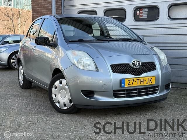 Occasion Toyota Yaris Sol 87 PK (63 kW) 2006 Grijs Hatchback