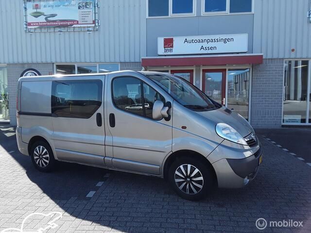 Zilver Gebruikt 2011 Opel Vivaro Van | € 14.500 - Afbeelding 1/4