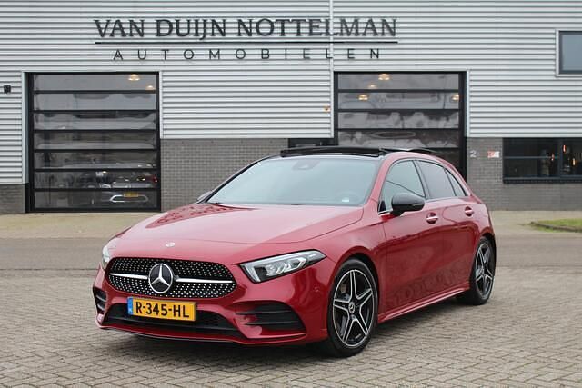 Occasion Mercedes A180 AMG line 136 PK (100 kW) 2022 Rood Hatchback