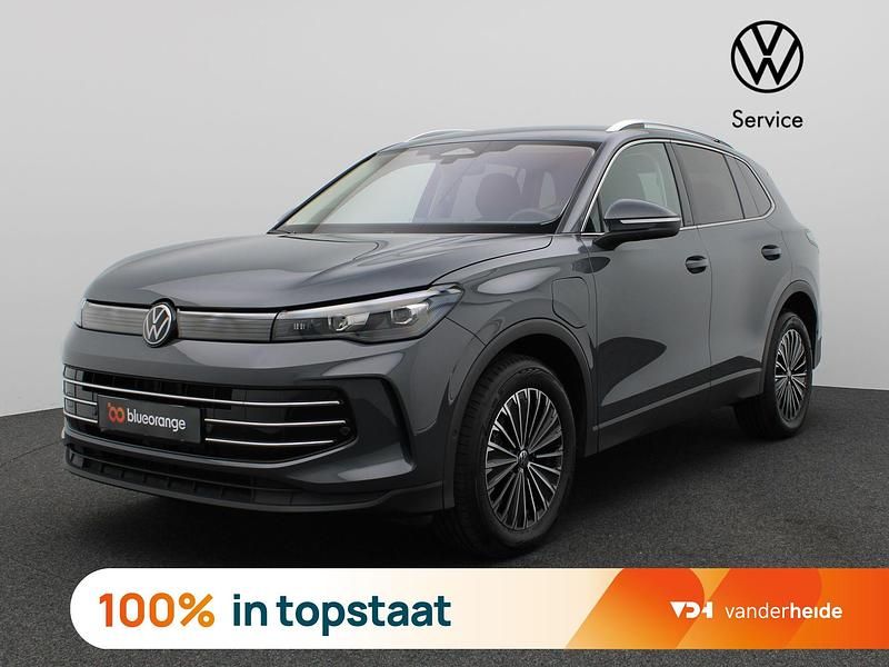 Grijs Gebruikt 2025 VW Tiguan Elegance SUV | € 50.900 (Goede deal) - Afbeelding 1/3