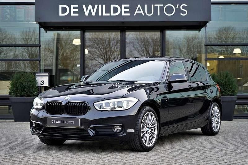 Occasion BMW 118 Executive 136 PK (100 kW) 2018 Zwart (metallic) Hatchback