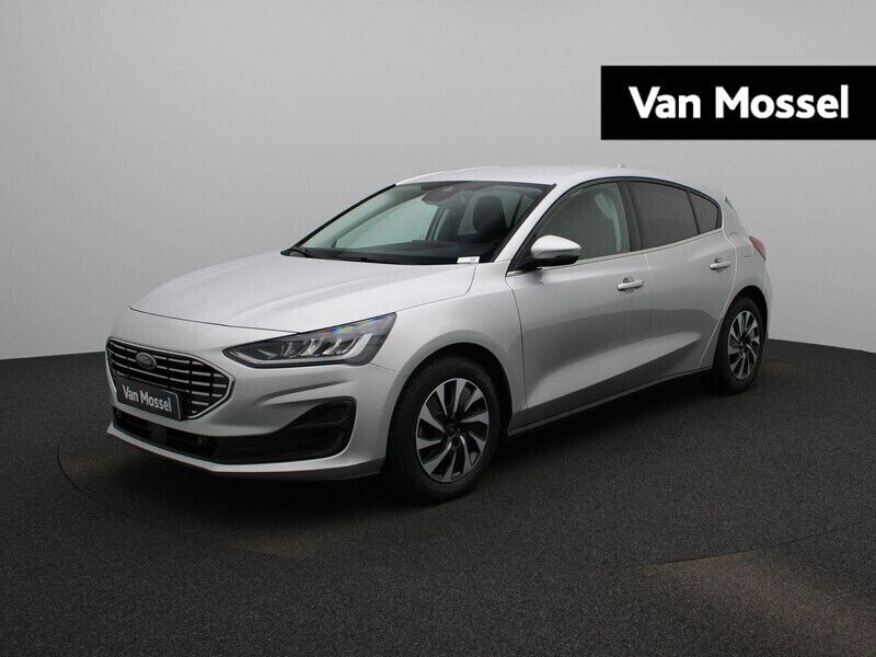 Grijs Gebruikt 2023 Ford Focus Titanium Hatchback | € 21.400 (Eerlijke prijs) - Afbeelding 1/4