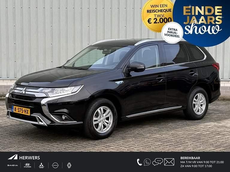 Zwart Occasion 2021 Mitsubishi Outlander P-HEV SUV | € 23.935 (Eerlijke prijs) - Afbeelding 1/4