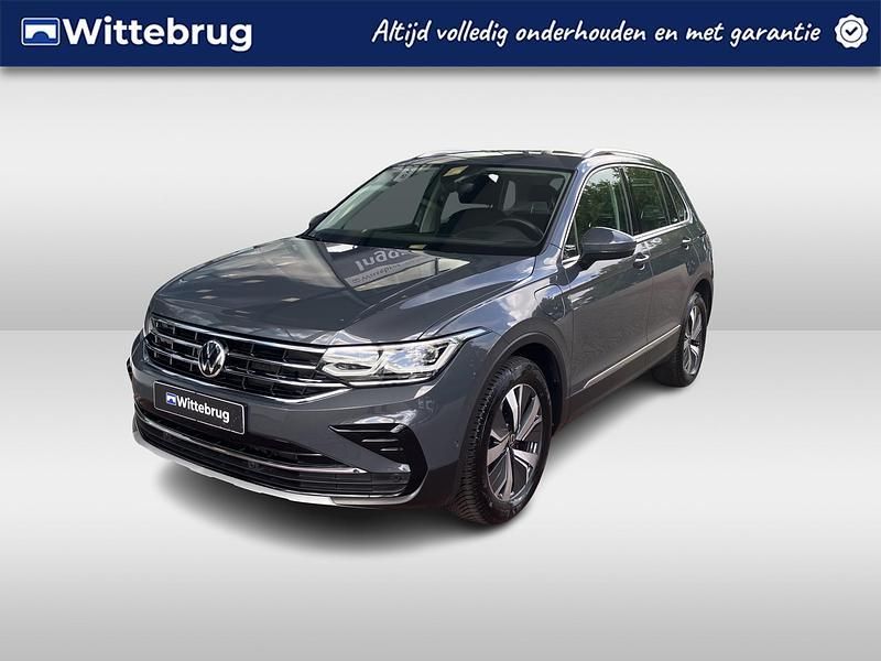 Grijs Gebruikt 2021 VW Tiguan Life SUV | € 34.450 (Iets duurder) - Afbeelding 1/1