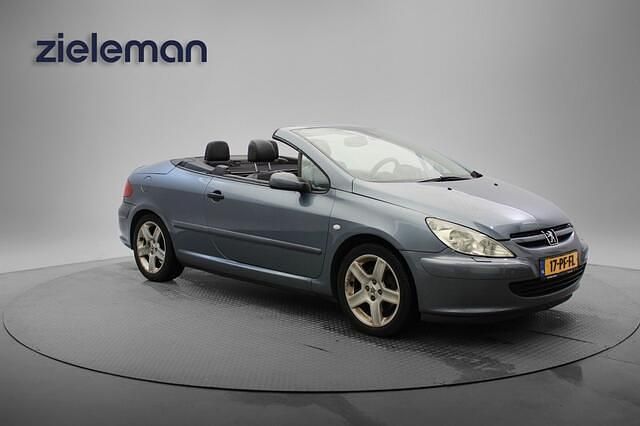 Grijs (metallic) Occasion 2004 Peugeot 307 CC Griffe Cabriolet | € 1.345 (Eerlijke prijs) - Afbeelding 1/4
