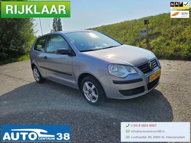 Grijs Gebruikt 2009 VW Polo Trendline Hatchback | € 3.750 (Eerlijke prijs) - Afbeelding 1/4