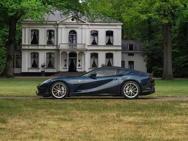 Blauw Gebruikt 2019 Ferrari 812 Coupé | € 359.500 (Eerlijke prijs) - Afbeelding 1/4