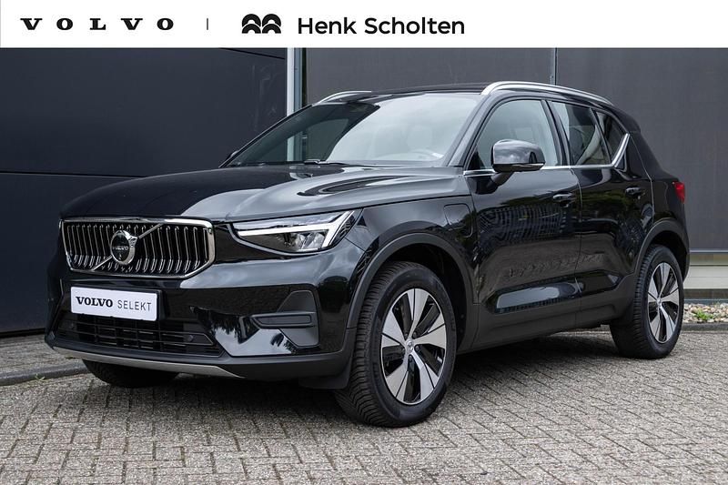 Zwart Gebruikt 2023 Volvo XC40 Inscription SUV | € 48.950 - Afbeelding 1/4