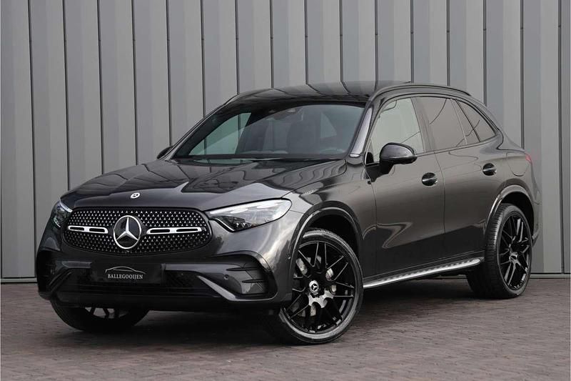 Grijs Occasion 2023 Mercedes GLC400d AMG SUV | € 73.500 (Iets duurder) - Afbeelding 1/4