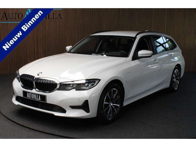 Wit Gebruikt 2021 BMW 330 M Sport Stationwagen | € 29.950 (Goede deal) - Afbeelding 1/4