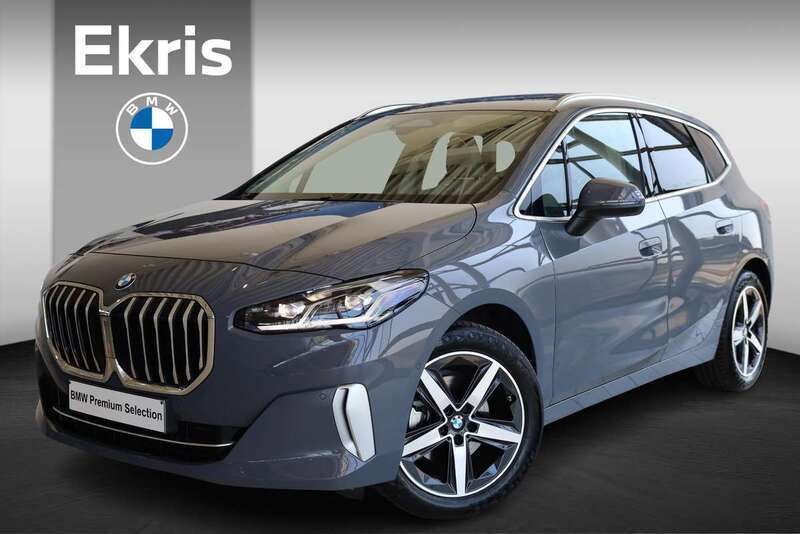Grijs, metallic lak Gebruikt 2024 BMW 218 Active Tourer Luxury Line MPV | € 41.900 - Afbeelding 1/4