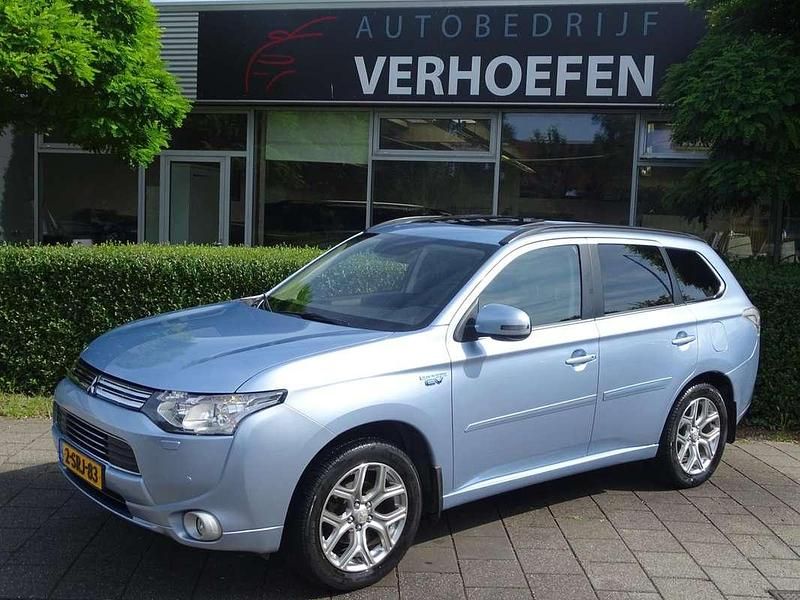 Blauw Gebruikt 2013 Mitsubishi Outlander P-HEV Instyle SUV | € 11.950 (Eerlijke prijs) - Afbeelding 1/4