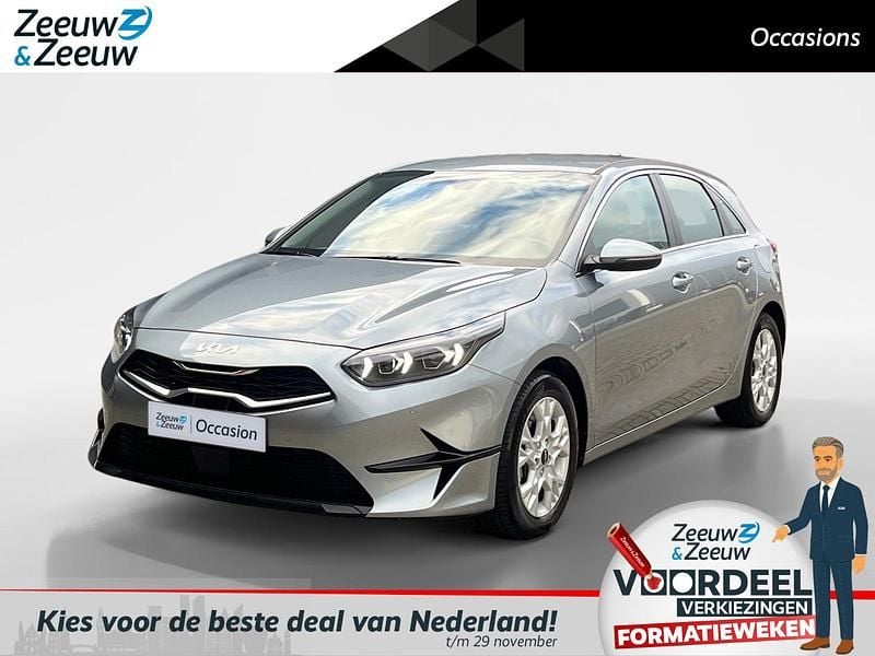 Grijs Gebruikt 2024 Kia Ceed Hatchback | € 24.745 (Iets duurder) - Afbeelding 1/4