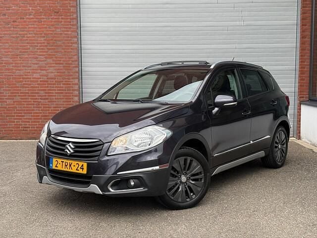 Grijs Gebruikt 2014 Suzuki SX4 S-Cross Exclusive SUV | € 8.999 (Eerlijke prijs) - Afbeelding 1/4