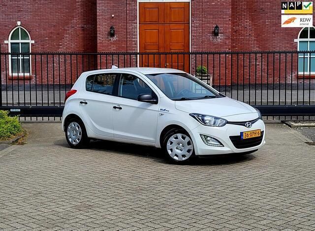Wit Gebruikt 2012 Hyundai i20 Edition Hatchback | € 5.399 (Eerlijke prijs) - Afbeelding 1/4