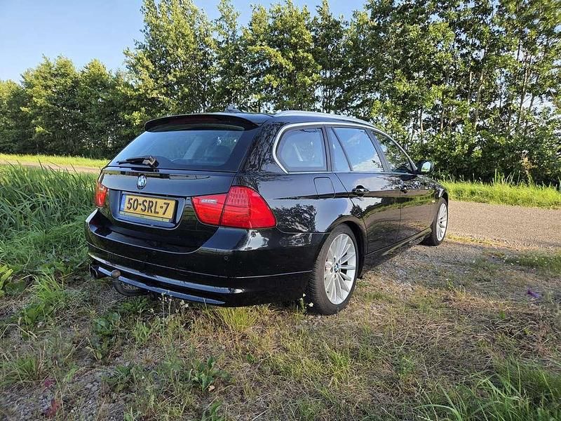 Occasion BMW 325 Luxury Line 218 PK (160 kW) 2011 Zwart Stationwagen