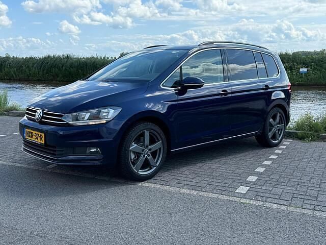 Occasion VW Touran Highline 150 PK (110 kW) 2019 Blauw MPV