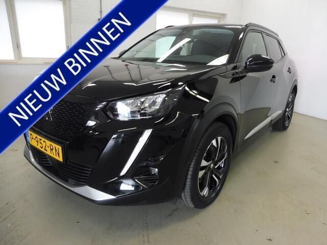 Zwart Gebruikt 2021 Peugeot e-2008 Allure SUV | € 16.750 (Goede deal) - Afbeelding 1/4