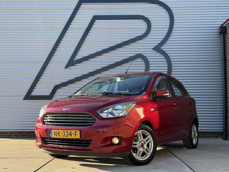 Rood Occasion 2017 Ford Ka Trend Hatchback | € 6.949 (Eerlijke prijs) - Afbeelding 1/4