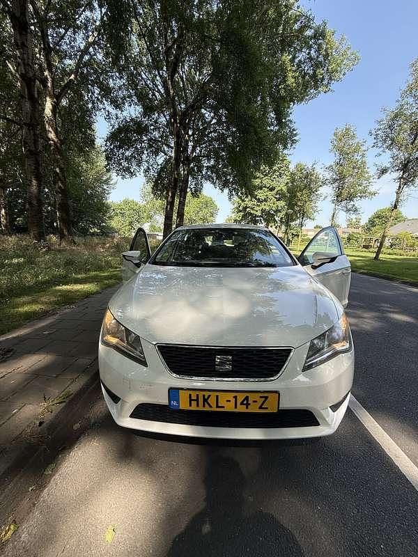 Wit Gebruikt 2013 Seat Leon Style Stationwagen | € 8.490 (Eerlijke prijs) - Afbeelding 1/4