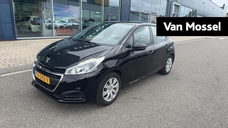 Zwart Gebruikt 2018 Peugeot 208 Active Hatchback | € 9.440 (Eerlijke prijs) - Afbeelding 1/4