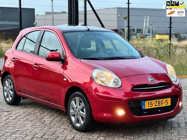 Rood Gebruikt 2012 Nissan Micra S Hatchback | € 3.250 (Goede deal) - Afbeelding 1/4