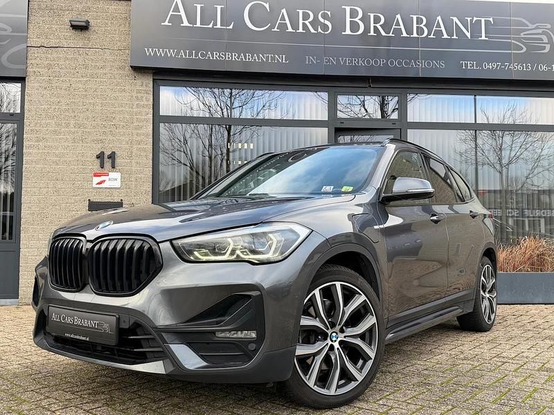 Grijs Occasion 2021 BMW X1 Executive SUV | € 22.750 (Goede deal) - Afbeelding 1/4
