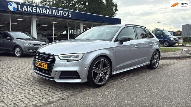 Grijs Occasion 2018 Audi A3 Sportback S-Line Hatchback | € 25.950 - Afbeelding 1/4