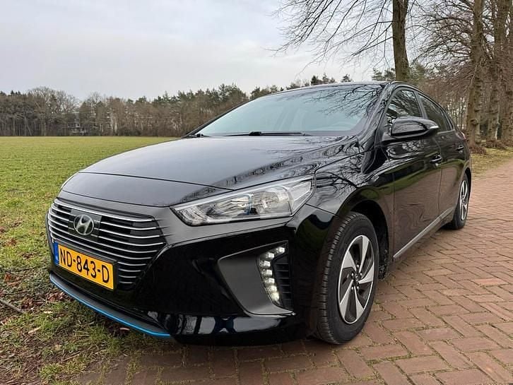 Occasion 2017 Hyundai Ioniq Hatchback | € 9.500 (Goede deal) - Afbeelding 1/4