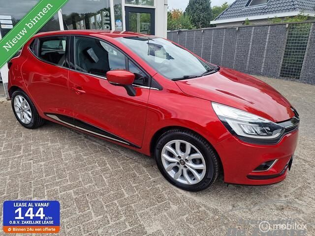 Rood Gebruikt 2018 Renault Clio IV Intens Hatchback | € 8.750 (Eerlijke prijs) - Afbeelding 1/4