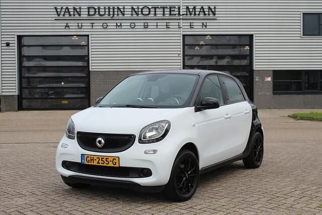 Wit Gebruikt 2015 Smart ForFour Passion Hatchback | € 7.450 (Iets duurder) - Afbeelding 1/4