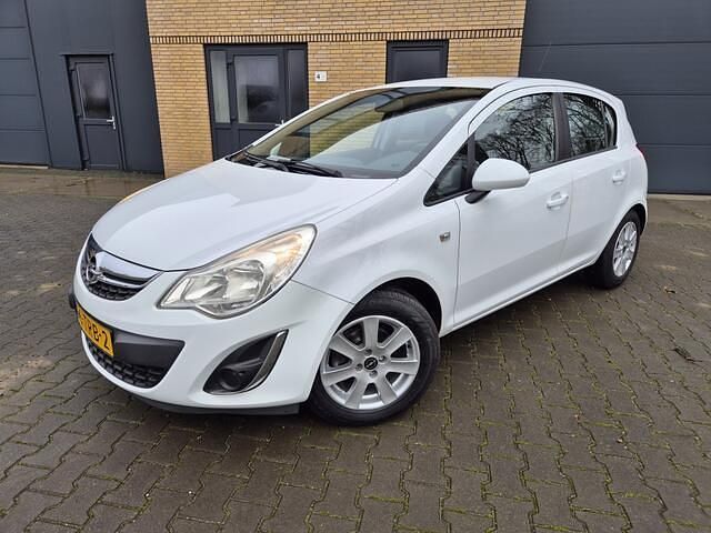Occasion Opel Corsa Edition 86 PK (63 kW) 2012 Wit Hatchback