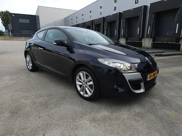 Blauw Gebruikt 2009 Renault Mégane Coupé Dynamique Coupé | € 4.495 (Eerlijke prijs) - Afbeelding 1/4