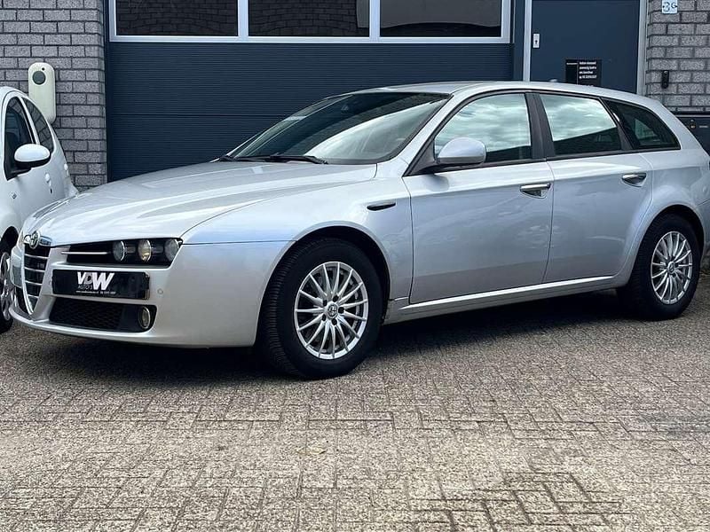 Grijs Gebruikt 2007 Alfa Romeo 159 Stationwagen | € 3.250 (Goede deal) - Afbeelding 1/4